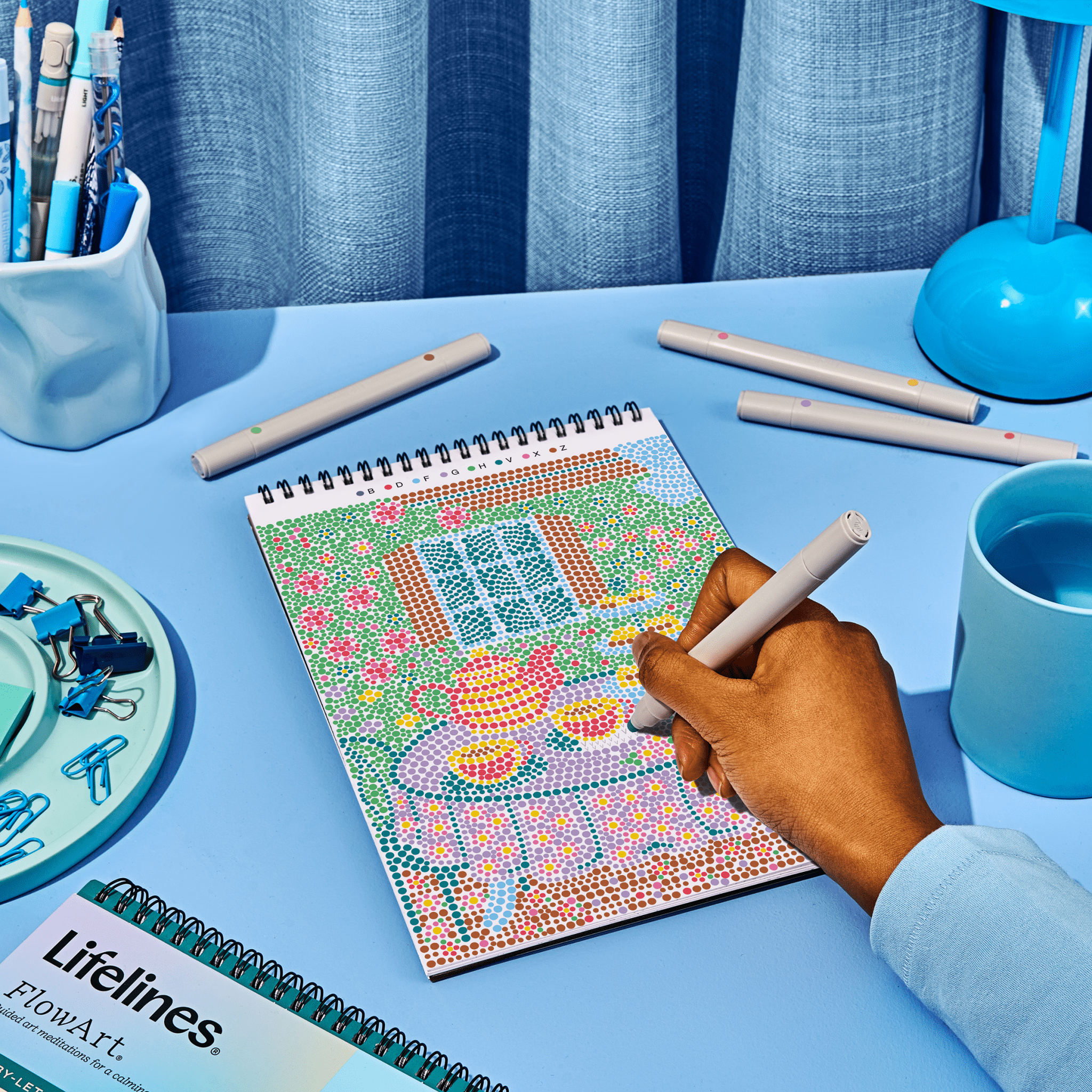 flowart-dot-by-letter-cozy-cottage-1563449.png