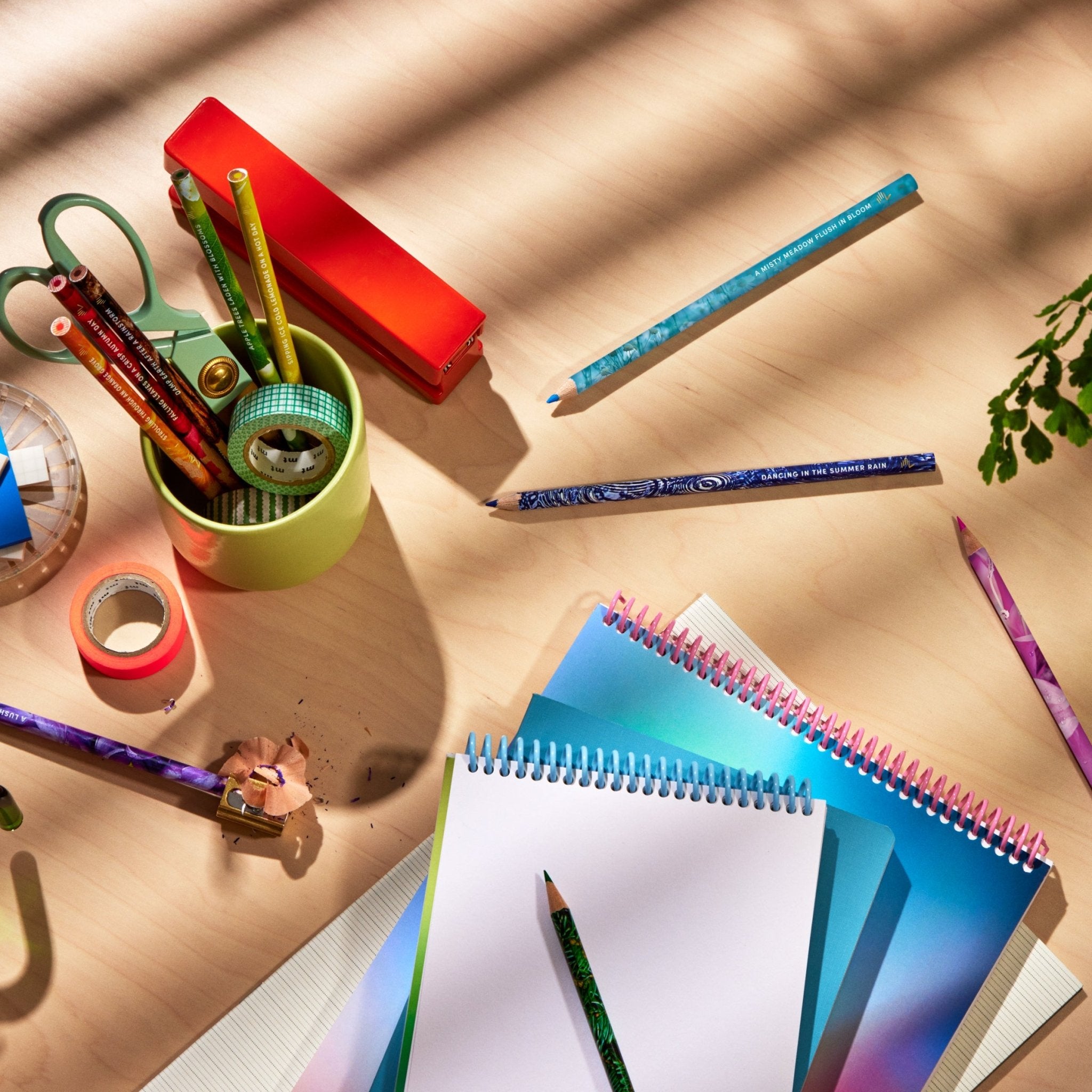 rub-sniff-scented-colored-pencils-classic-4546324.jpg